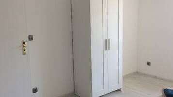 5 bedrooms, iron/ironing board, travel cot, free WiFi