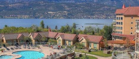 Innendørsbasseng og utendørsbasseng