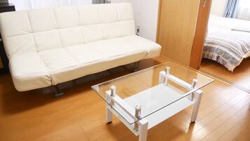 Basic Apartment | 1 bedroom, iron/ironing board, bed sheets