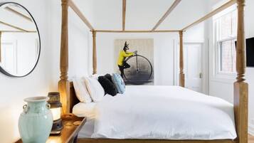 Luxury House | 5 bedrooms, Egyptian cotton sheets, premium bedding, down comforters