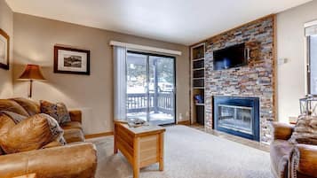 Een smart-tv en een open haard