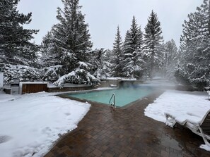 Piscina externa, piscina aquecida