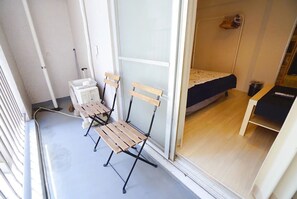 Room (up to 8 Guests, No.0) | Balcony - Hostel Fukuoka.com Hakata (Fukuoka)
