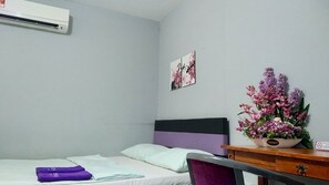 2 chambres, coffres-forts dans les chambres, fer et planche à repasser