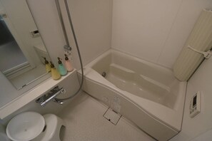 Room (up to 5 Guests, No.3) | Bathroom - Hostel Fukuoka.com Canal City no.3 (Fukuoka)