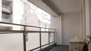Room (up to 5 Guests, No.3) | Balcony - Hostel Fukuoka.com Canal City no.3 (Fukuoka)