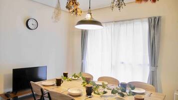 Apartment | Living area | Flat-screen TV