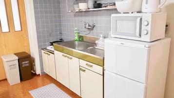 Apartment | Private kitchenette | Electric kettle
