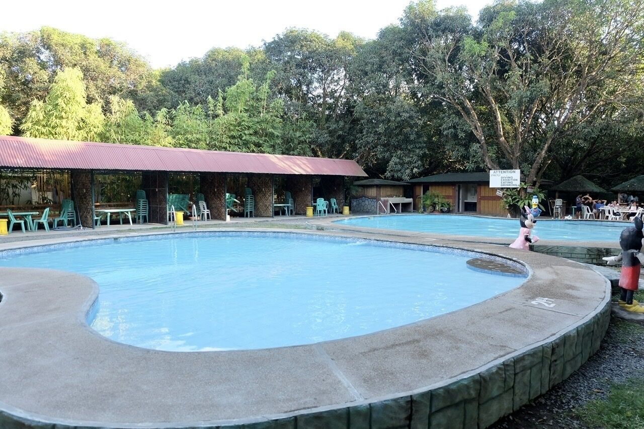 Kolam renang outdoor