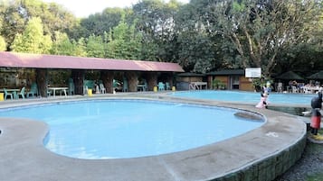 Kolam renang outdoor