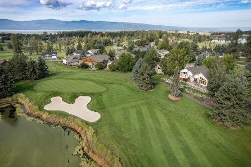 Spacious home on golf course w/stunning views & fireplace - Colter Loop Golf Escape