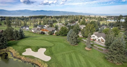Spacious home on golf course w/stunning views & fireplace - Colter Loop Golf Escape
