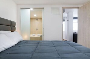 3 bedrooms, in-room safe, iron/ironing board, free WiFi