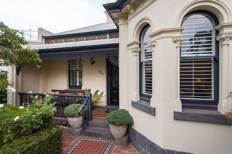 Fachada de la propiedad