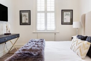 Maison Luxe, 5 chambres, cuisine, côté cour intérieure