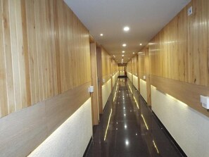 Hallway - Hotel Berlin (Gandhinagar)