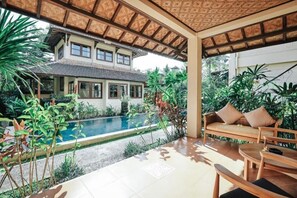 Outdoor dining - 9 rooms for group at Ubud (Kecamatan Ubud,)