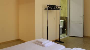 Comfort Double Room Single Use | Desk, blackout drapes, iron/ironing board, free WiFi