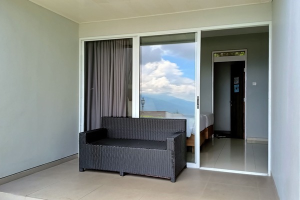 Design Room, 1 King Bed | Terrace/patio