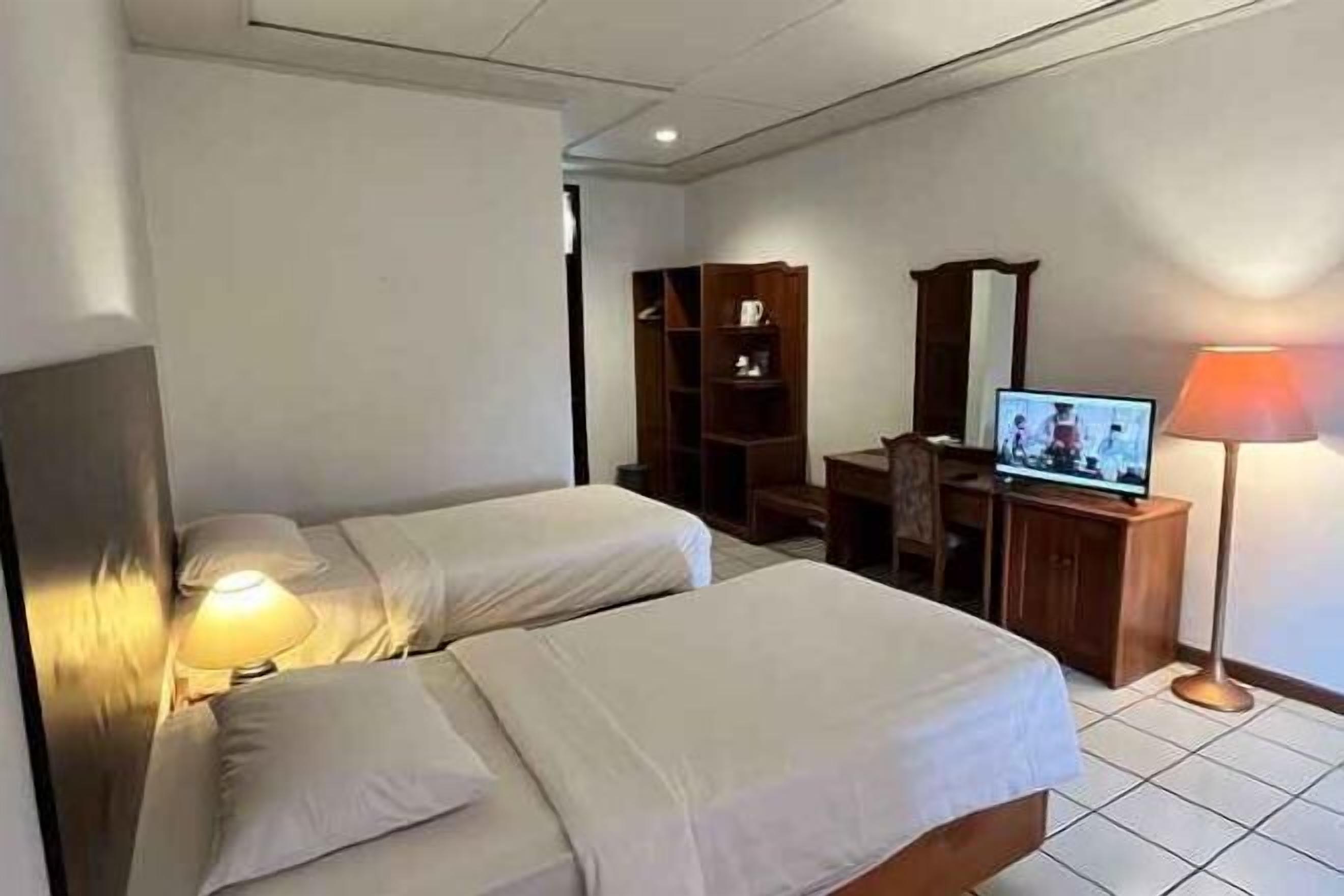 Free WiFi, bed sheets