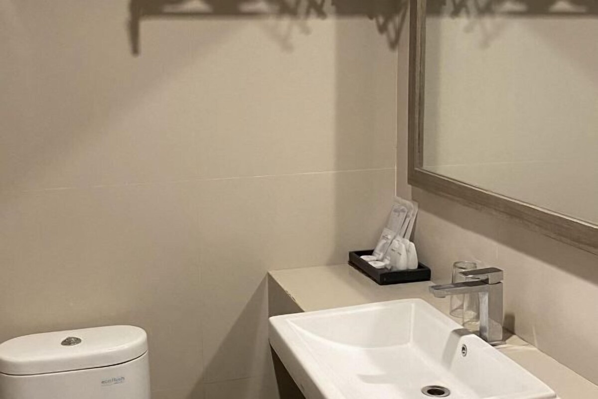 ห้องน้ำ | ฝักบัว, ของใช้ในห้องน้ำฟรี, โถสุขภัณฑ์แบบบิเดท์, ผ้าเช็ดตัว