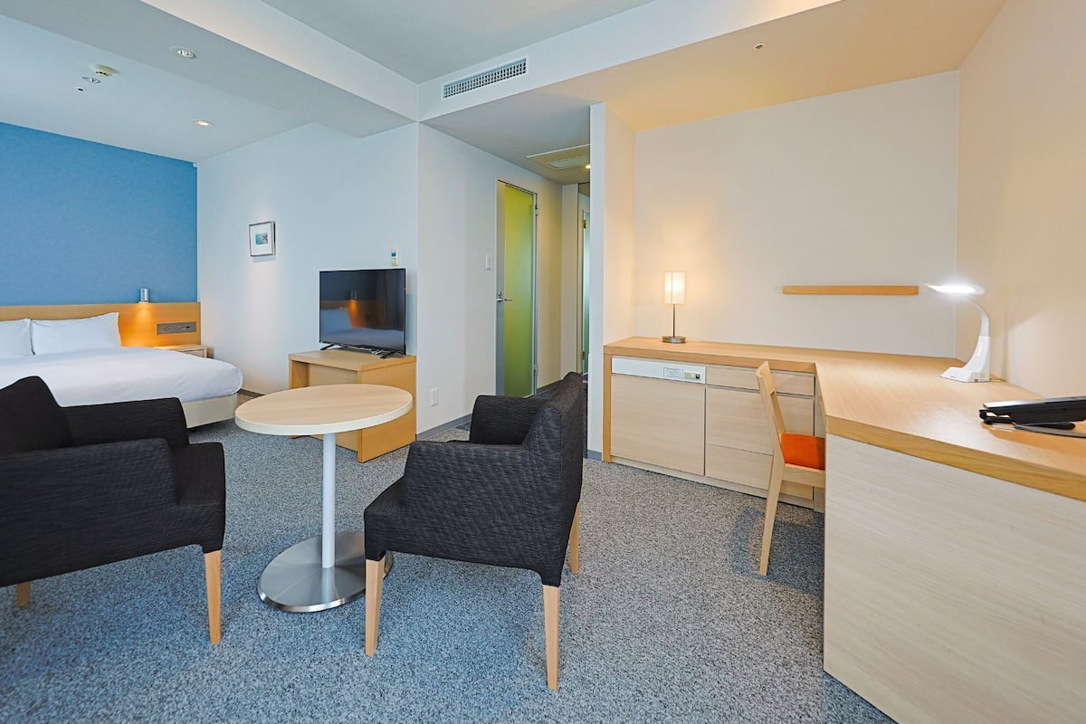 Bureau, espace de travail pour ordinateur portable