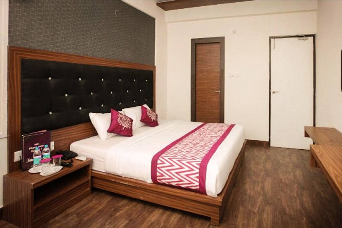 Select Comfort beds, WiFi (free)
