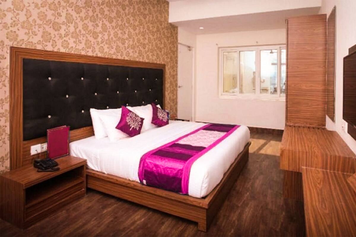 Select Comfort beds, WiFi (free)