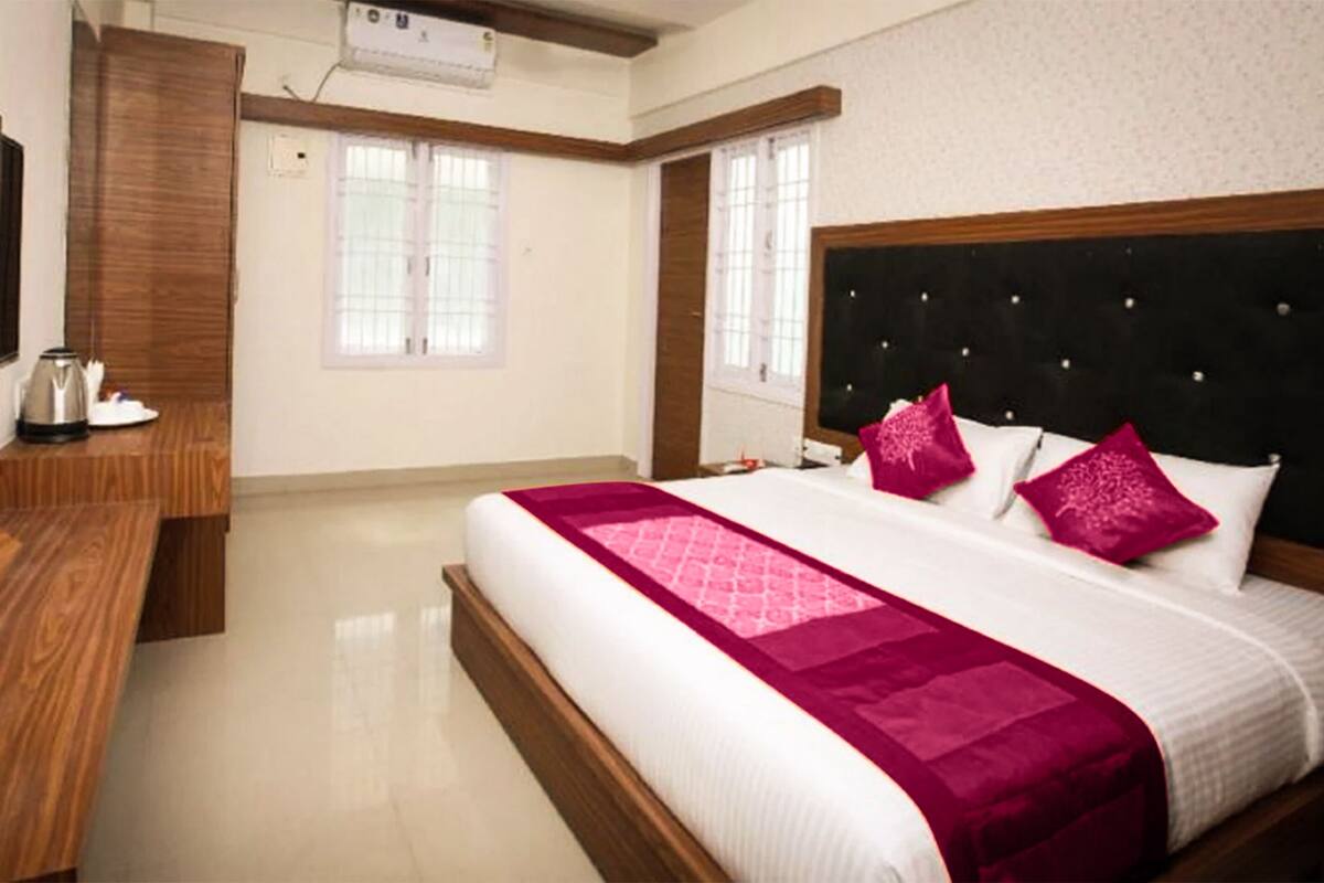 Select Comfort beds, WiFi (free)