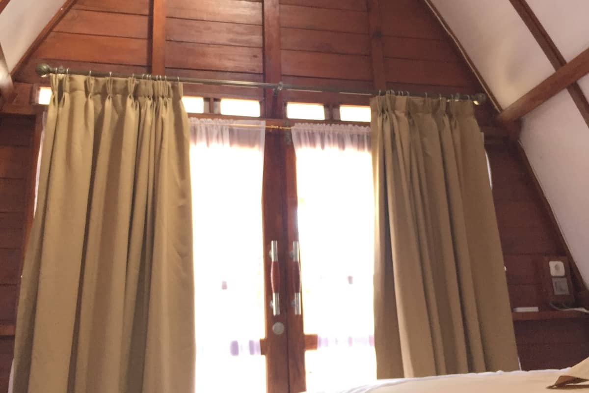 Standard Room | Premium bedding, pillowtop beds, free WiFi, bed sheets