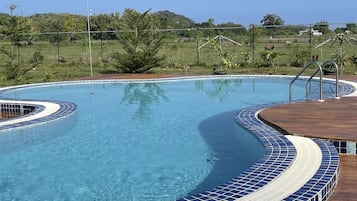 Piscine extérieure