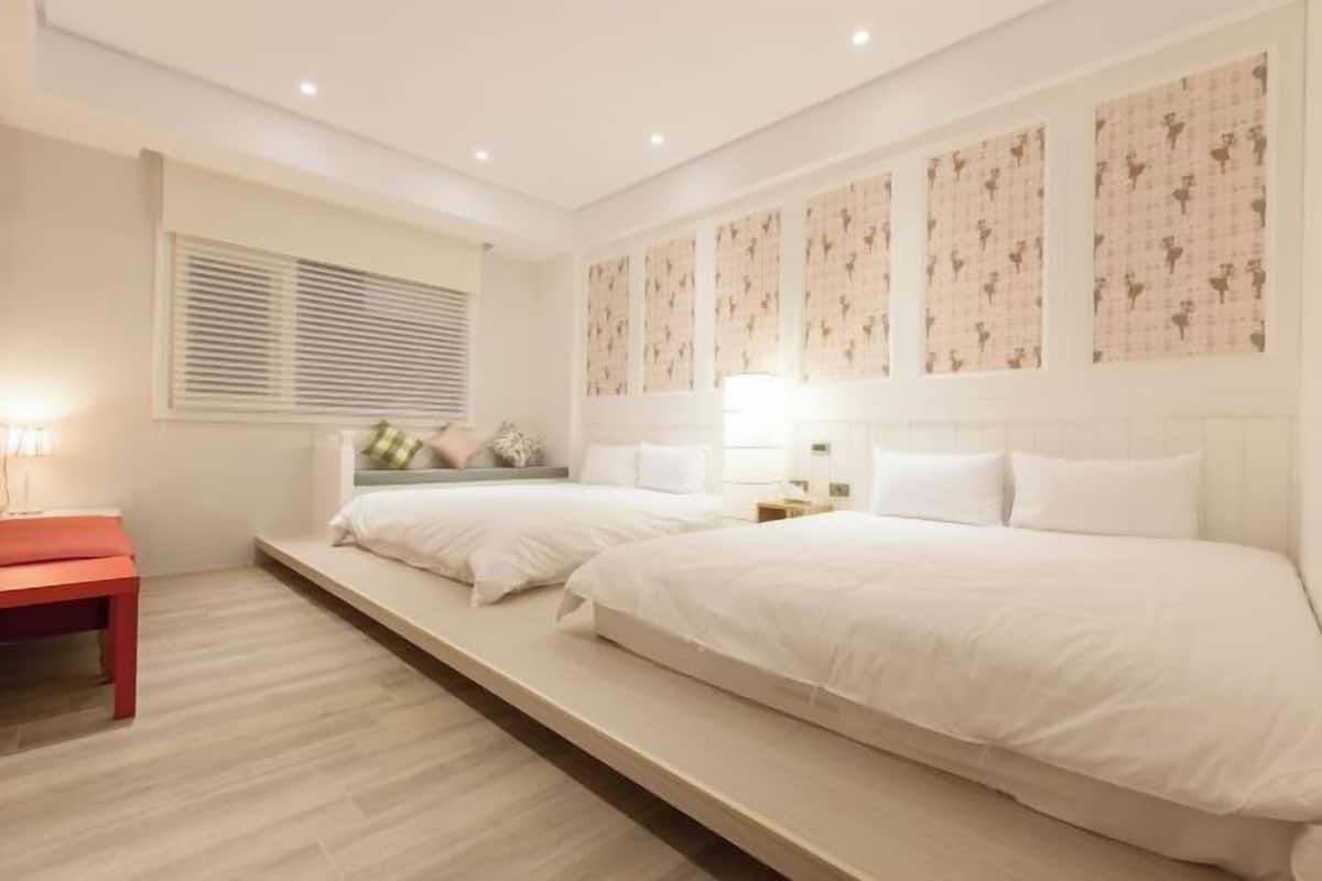 Individually decorated, individually furnished, desk, soundproofing