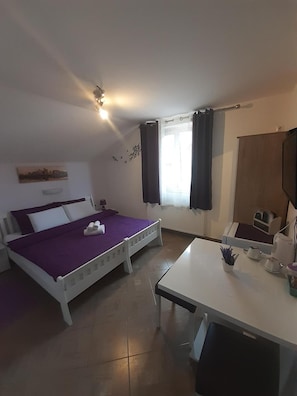 Premium bedding, memory-foam beds, minibar, individually decorated - Guest House Macic (Plitvicka Jezera)