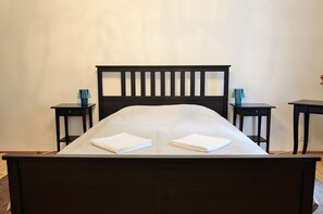 2 bedrooms, iron/ironing board, rollaway beds, free WiFi