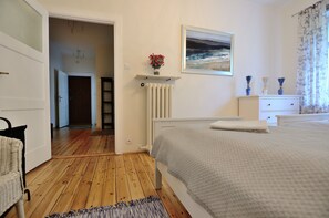 Apartment | 2 bedrooms, iron/ironing board, rollaway beds, free WiFi - Victus Apartamenty - Oslo (Sopot)