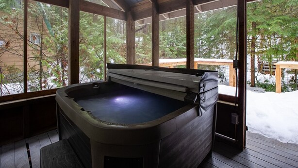 Villa (3 Bedrooms) | Private spa tub - 49SL - Hot Tub - WiFi - Fireplace - Sleeps 10 (Deming)