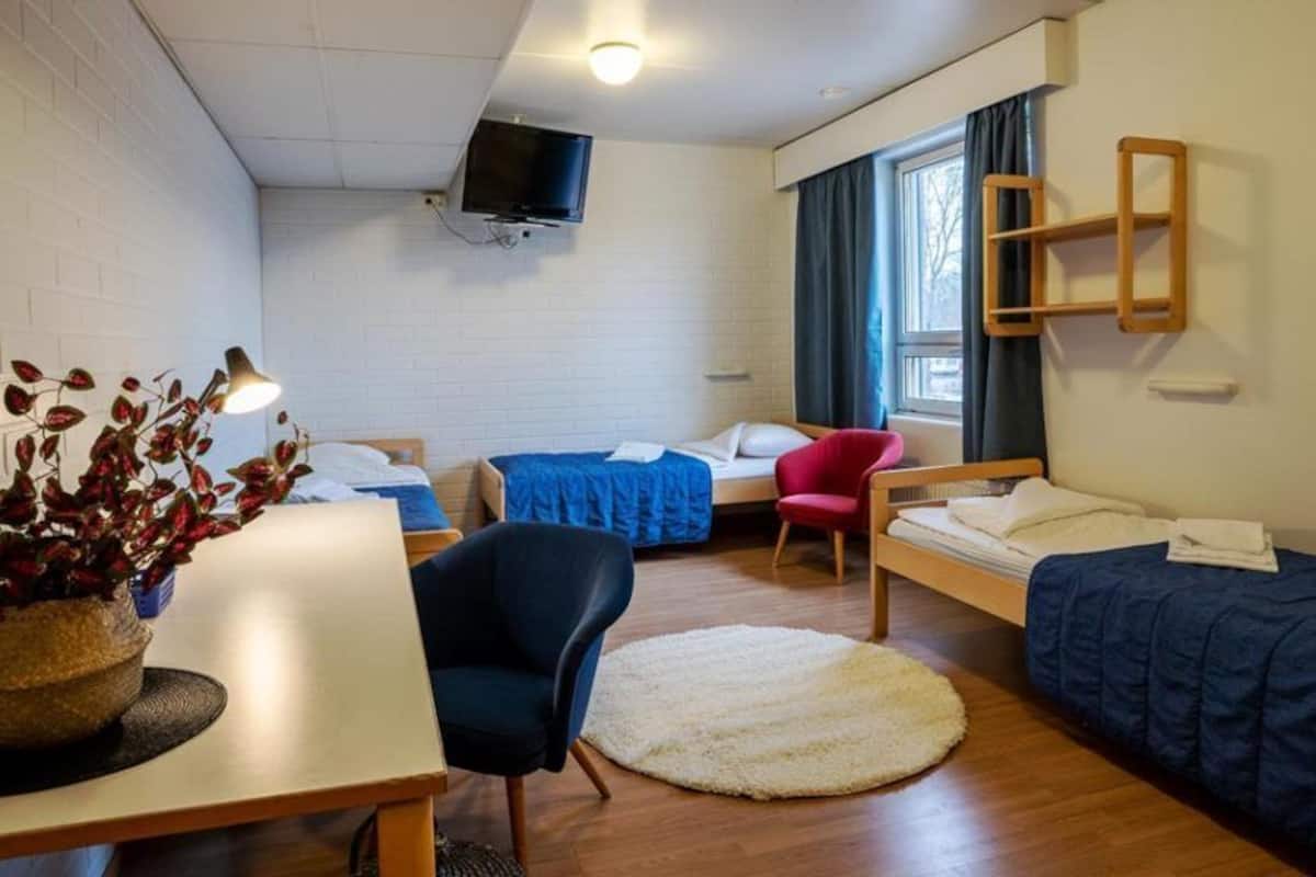 basic quadruple room | desk, iron/ironing board, free wifi, bed sheets