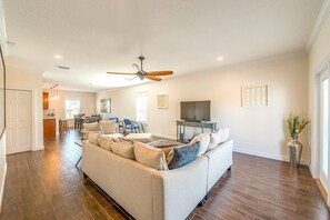 Living room - Luxury Living - Modern Beach Townhouse (Jacksonville Beach)