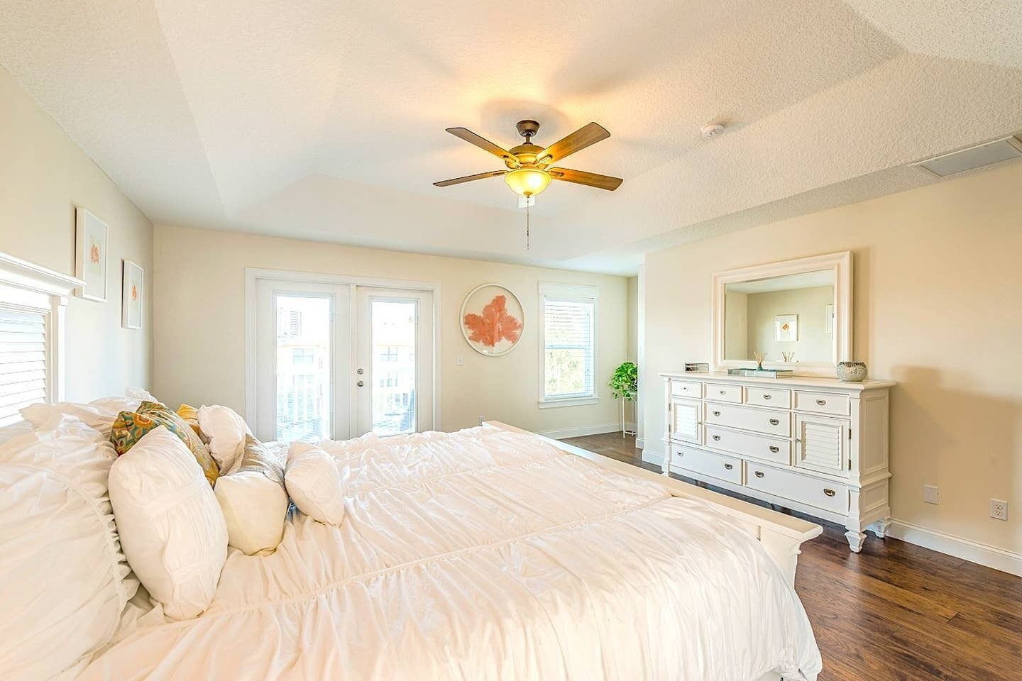 Villa (4 Bedrooms) | 4 bedrooms, laptop workspace, iron/ironing board, bed sheets