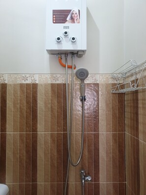 Shower, towels
