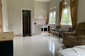 Family Room | Living area - Green Homestay (Batu)