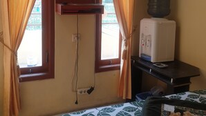 Rom – standard | Skrivebord, wi-fi (inkludert) og sengetøy