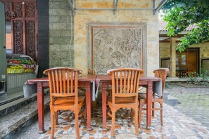 Garden - Mahendra Beach Inn (Kuta)