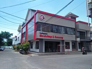 Front of property - TR Homestay (Makassar)