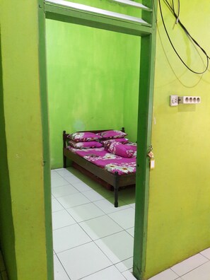 Standard Room - TR Homestay (Makassar)