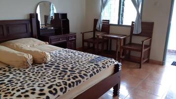 Habitación estándar | Escritorio, wifi gratis y ropa de cama