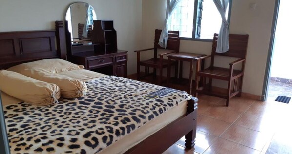 Standardzimmer | Schreibtisch, kostenloses WLAN, Bettwäsche