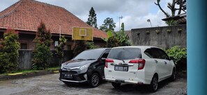 Free self parking - Villa Bhatilia (Tawangmangu)