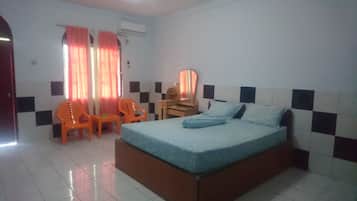 Deluxe Room | Desk, free WiFi, bed sheets
