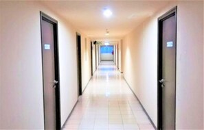 Interior - The Suites Metro by Nando Josavat (Bandung)